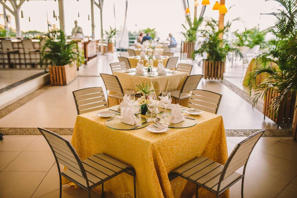 Hotel Montana Pétionville Ресторант снимка